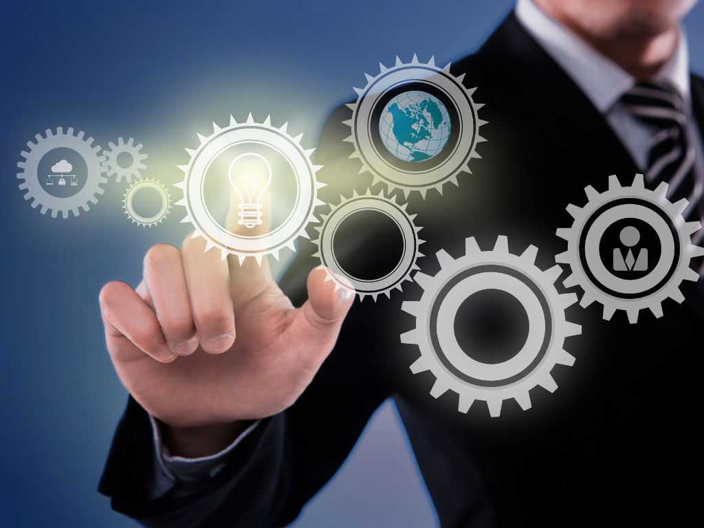 Gestion d'assurance santé internationale avec SEVA - Engrenages et globe terrestre symbolisant l'innovation mondiale